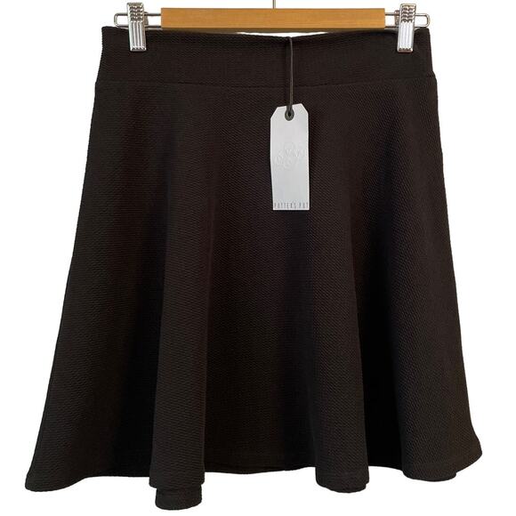 NWT, Potter's Pot (Sold @ Dry Goods) Sz. Medium, Black Textured Short Full Skirt - Picture 1 of 7